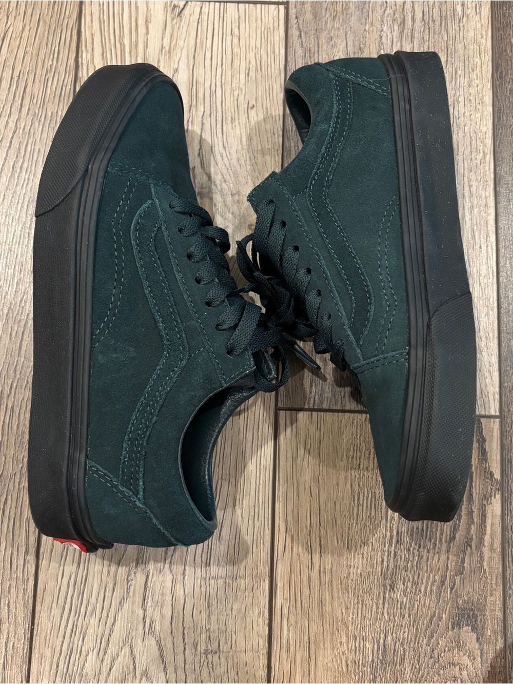Dark Green Suede Low-Top Vans Men’s Size 4.5/Women’s Size 6